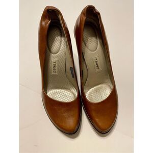 TSUBO Women's Magda Platform‎ Pump Chestnut Brown